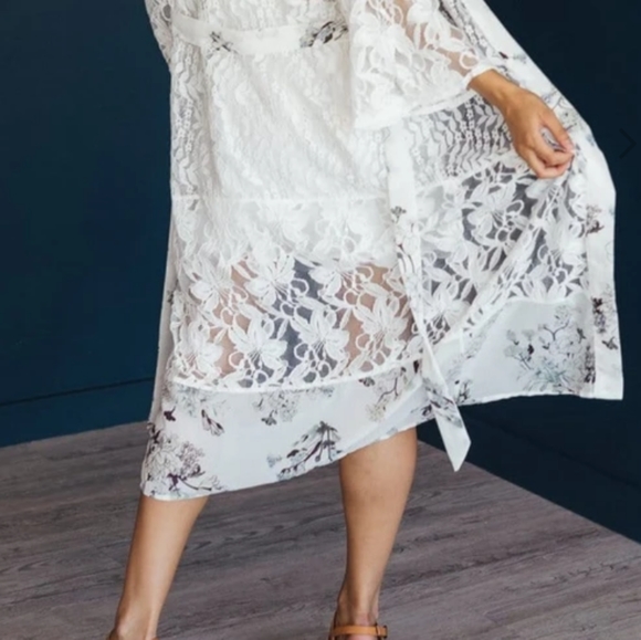 White Floral Sheer Lace Kimono - Picture 4 of 5